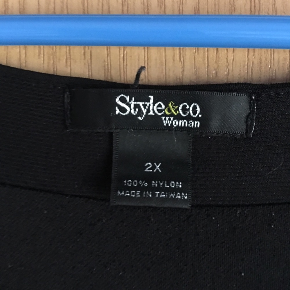 Style $ Co blouse - Picture 2 of 4